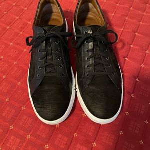 Black nubuck and leather sneaker